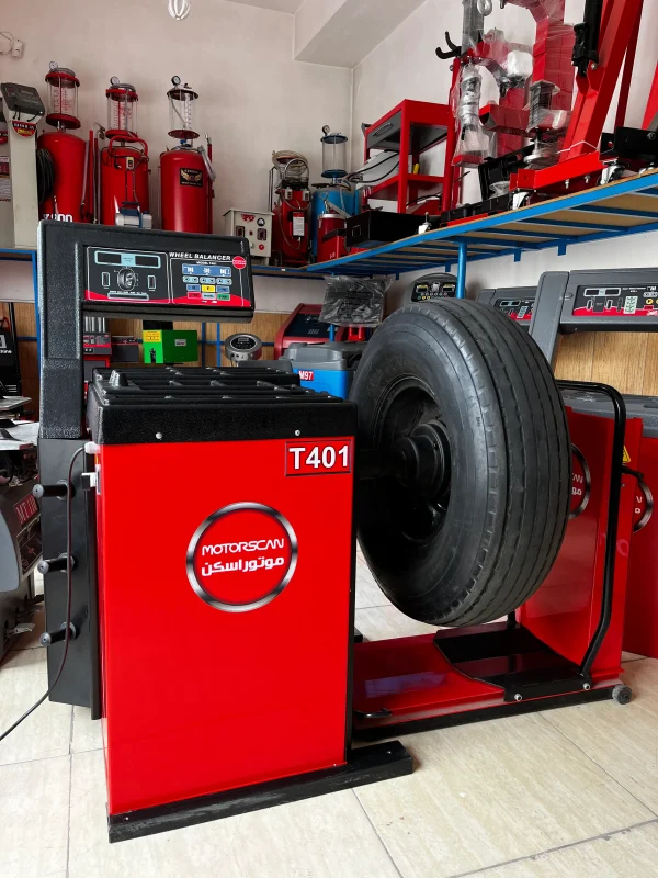 Digital three-phase bus and truck wheel balancer with 1-gram accuracy, supporting rim sizes from 10 to 24 inches and a maximum wheel weight of 85 kg