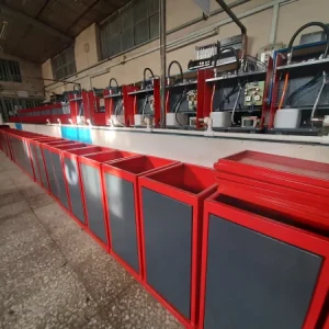 Sturdy injector cleaning cabinet for holding injector cleaners and workshop tools, compatible with all standard injector cleaning machines