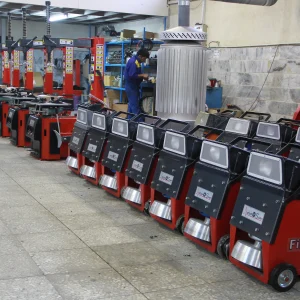 تعدادی از دستگاه های بالانس چرخ رو کار شرکت موتور اسکن